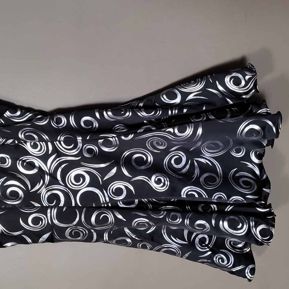 Southeastern Performance Apparel Black W Silver Swirl Kendall Dress Size 12 - Picture 4 of 9